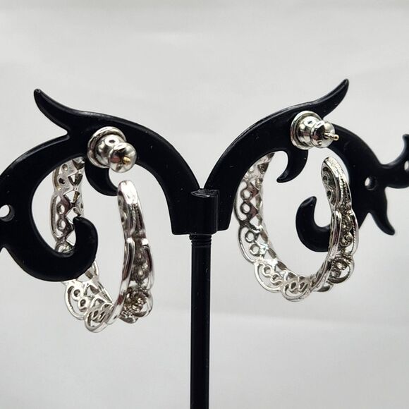 Napier Elegant Filigree Scalloped Edge Dimensional 1" Hoop Earrings Silver Tone - Picture 6 of 9